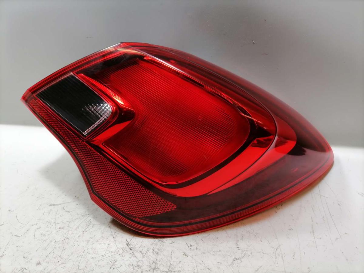 Opel Corsa E original Rücklicht Rückleuchte Schlussleuchte rechts außen 5-Türer Bj.2017